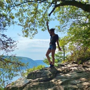 Meet your Posher, Jaclynn